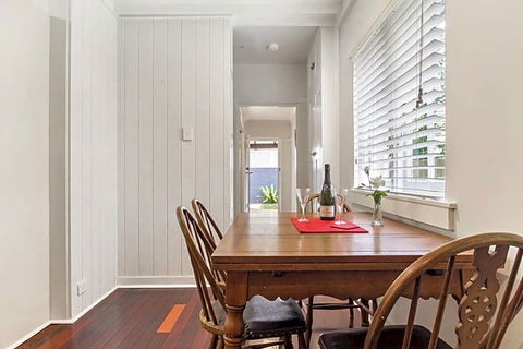 Manly Garden Apartment - Accommodation Redcliffe 0