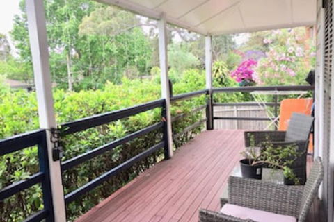 Comfy & Big Blue Cottage - Accommodation Redcliffe 0