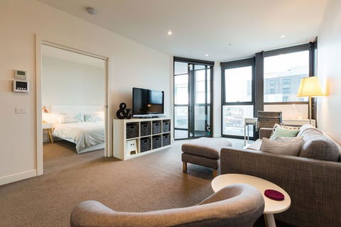 MILA, 1BDR Cremorne Apartment - Accommodation Redcliffe 5