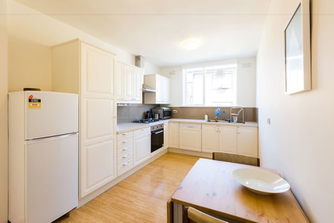 ROSIE, 2BDR St.Kilda Apartment - Accommodation Redcliffe 1
