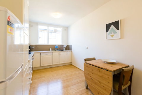 ROSIE, 2BDR St.Kilda Apartment - Accommodation Redcliffe 2