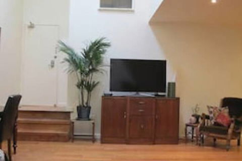 MONIKA, 1BDR Collingwood Apartment - Accommodation Redcliffe 2