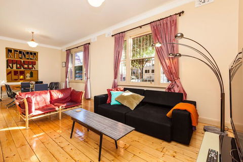 MADELINE, 1BDR Fitzroy Apartment - Accommodation Redcliffe 7