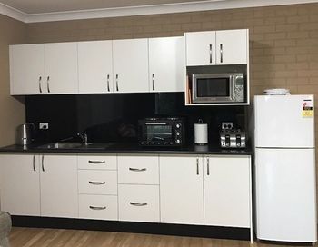Eemnes Park Estate - Accommodation Redcliffe 1
