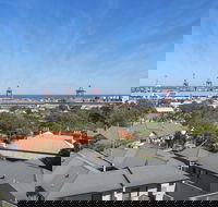 Celina's Ocean View Studio - Adults Only - Accommodation Redcliffe