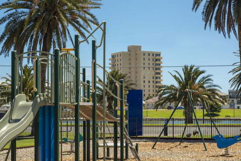 Parkview Villa 2 Luxury 3 Bedroom Home - Accommodation Redcliffe 6