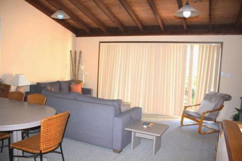 Coastal Retreat Unit 3 - Accommodation Redcliffe 3