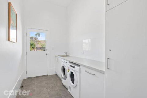 Encounter Beach House With Stunning Views - Accommodation Redcliffe 4