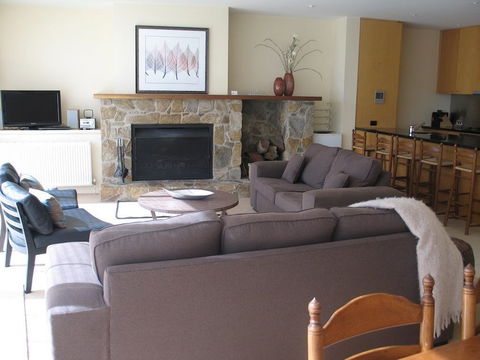 Mark II 2 West - Accommodation Redcliffe 2