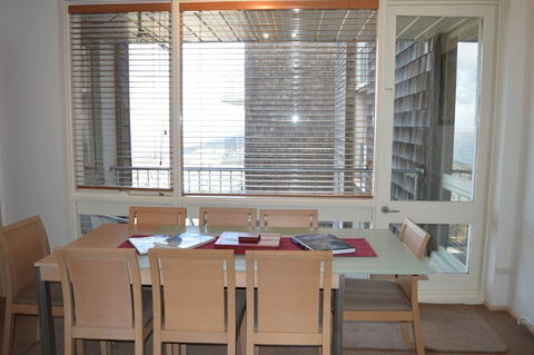 Twin Towers 504B - Accommodation Redcliffe 3