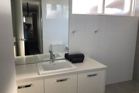 Twin Towers 502A - Accommodation Redcliffe 4