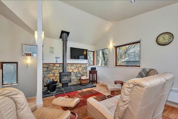Snow Bound - Accommodation Redcliffe 1