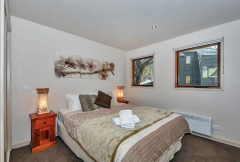 Snow Bound - Accommodation Redcliffe 0