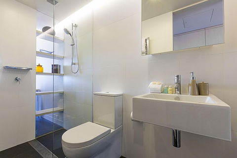 Accommodate Canberra - Nishi - Accommodation Redcliffe 5