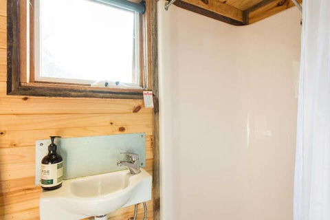 Live Big In The Gurdies Tiny House With A View - Accommodation Redcliffe 4