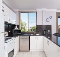 Commodore Unit 1 / 9 Donald Street - Accommodation Redcliffe