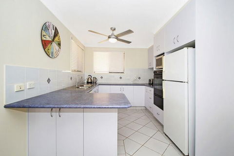 KINGSCLIFF HOLIDAY HOME On The HILL SYDS VIEW - Accommodation Redcliffe 5