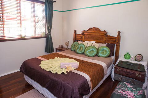 Meadow Cottage Guildford - Accommodation Redcliffe 1
