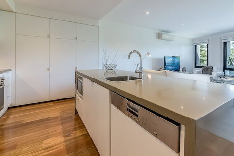 C-Scape By The Sea No.9 - Accommodation Redcliffe 4