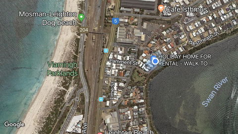 River Front Architect Villa - Accommodation Redcliffe 2