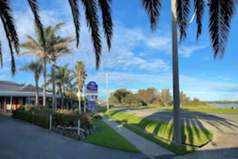 Coastal Waters Motor Inn - Accommodation Redcliffe 0