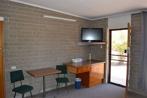 Shamrock Hotel Motel Balranald - Accommodation Redcliffe 6