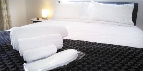 Lakeside Retreat & Business - Accommodation Redcliffe 4