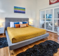 Heliconia 10 Newly Renovated House - Accommodation Redcliffe