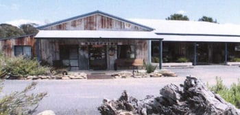 Hill End Lodge - Accommodation Redcliffe 1