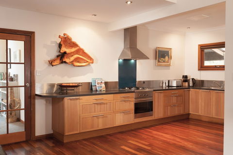 Denmark Holiday House - Accommodation Redcliffe 3