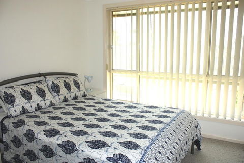 Beach Comber - Accommodation Redcliffe 5