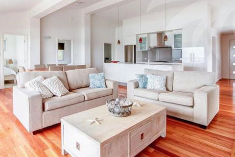 Blueys Bliss 1 - Accommodation Redcliffe 5