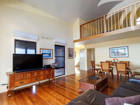 Elandra - Accommodation Redcliffe 5