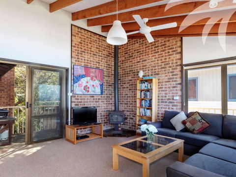 Lawsons At Blueys - Accommodation Redcliffe 2