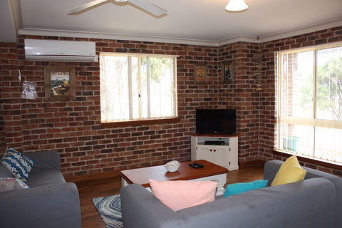 Birchgrove Terrace Unit 6 - Accommodation Redcliffe 4