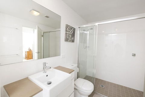 Waterline 202 - Accommodation Redcliffe 3