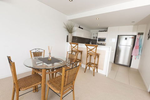 Waterline 202 - Accommodation Redcliffe 7