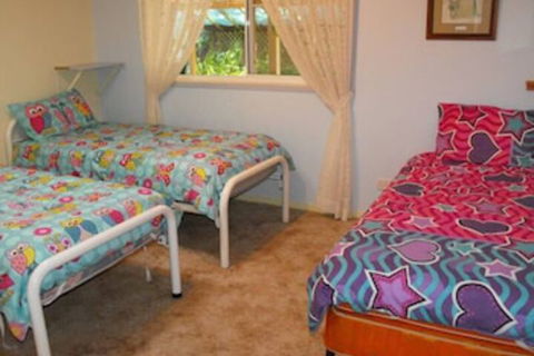 Kularoo House - Accommodation Redcliffe 6
