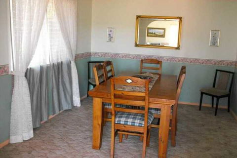 Kularoo House - Accommodation Redcliffe 3