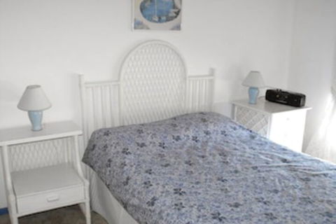 Kularoo House - Accommodation Redcliffe 7