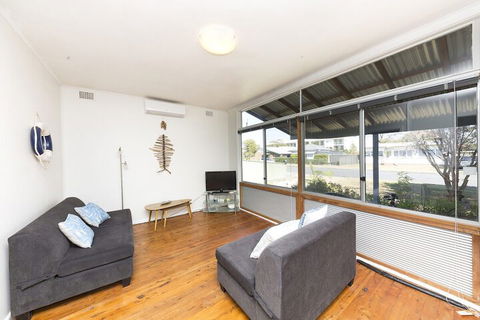 Douglas Cottage - Accommodation Redcliffe 7
