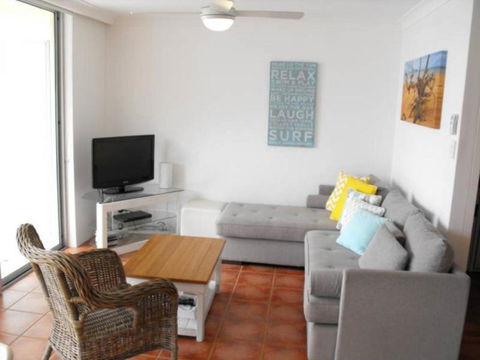 Beachpoint Unit 202 28 North Street - Accommodation Redcliffe 2