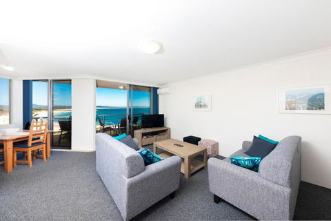 Beachpoint Unit 303 28 North Street - Accommodation Redcliffe 6