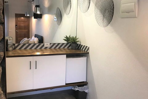 Scandi Stayz Retreat 1 - Accommodation Redcliffe 6