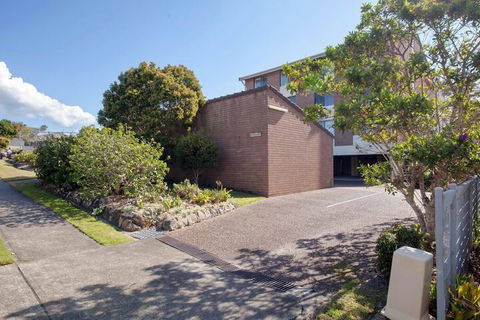 Kamilaroi Unit 6, 58-60 Magnus Street - Accommodation Redcliffe 1