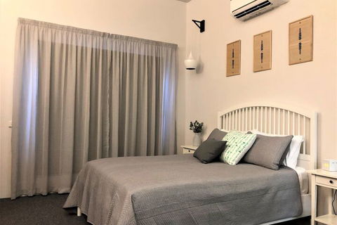 Scandi Stayz Retreat 2 - Accommodation Redcliffe 7