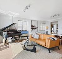 Darling Harbour Penthouse Views  Hot Tub - Accommodation Redcliffe