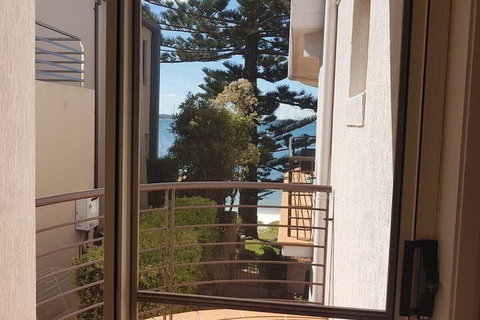 VUES At Salamander Bay - Accommodation Redcliffe 4