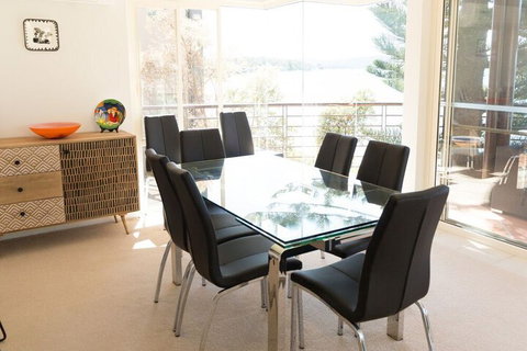 VUES At Salamander Bay - Accommodation Redcliffe 5