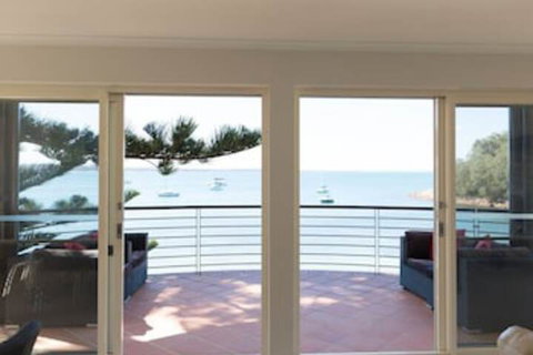 VUES At Salamander Bay - Accommodation Redcliffe 0